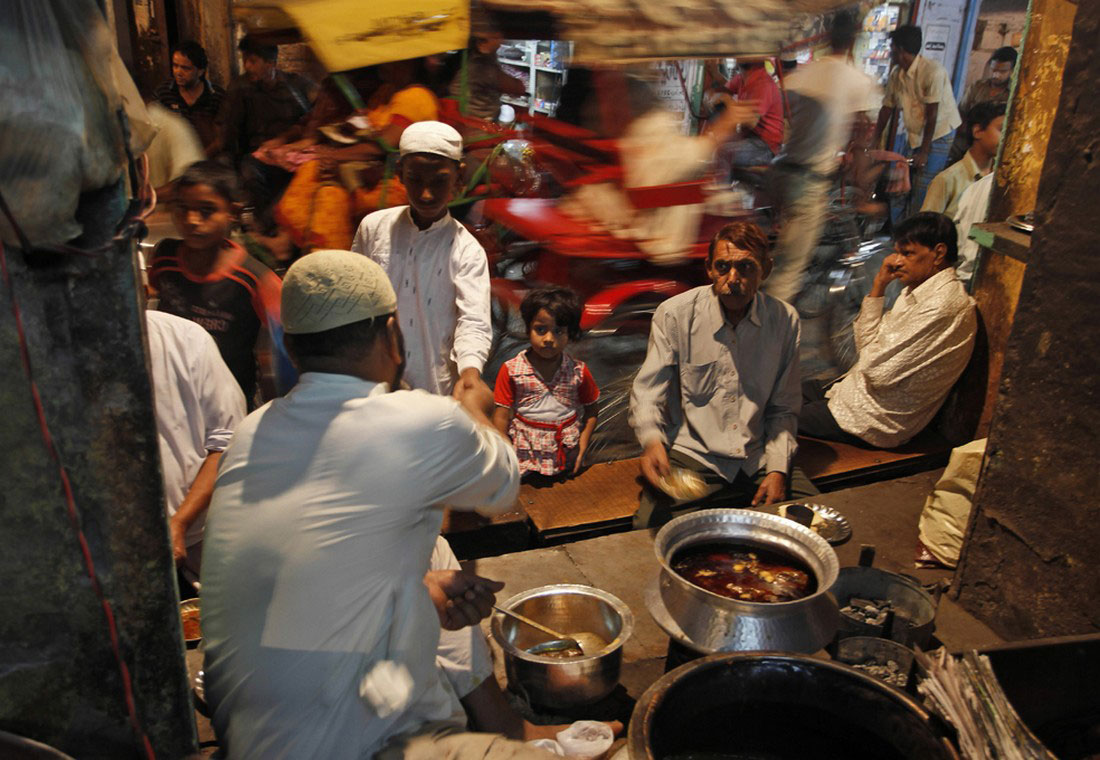на рынке в Нью-Дели, фото