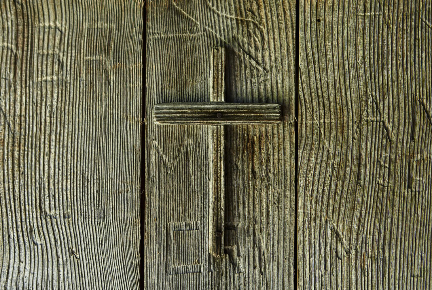 деревянный крест