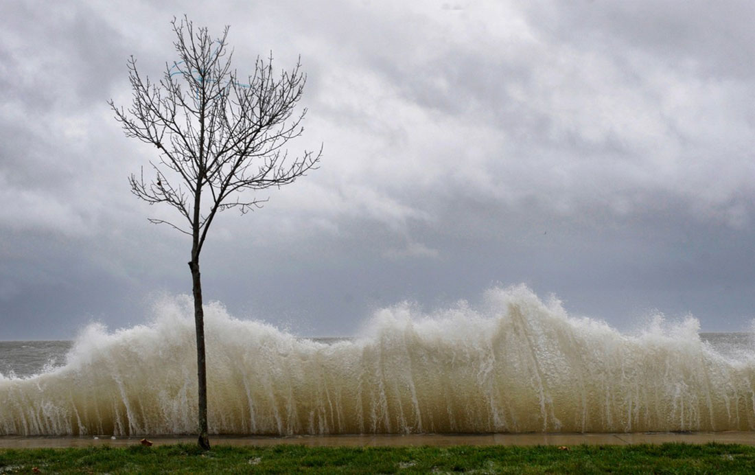 шторм на побережье, фото стихийного бедствия в Нью-Йорке