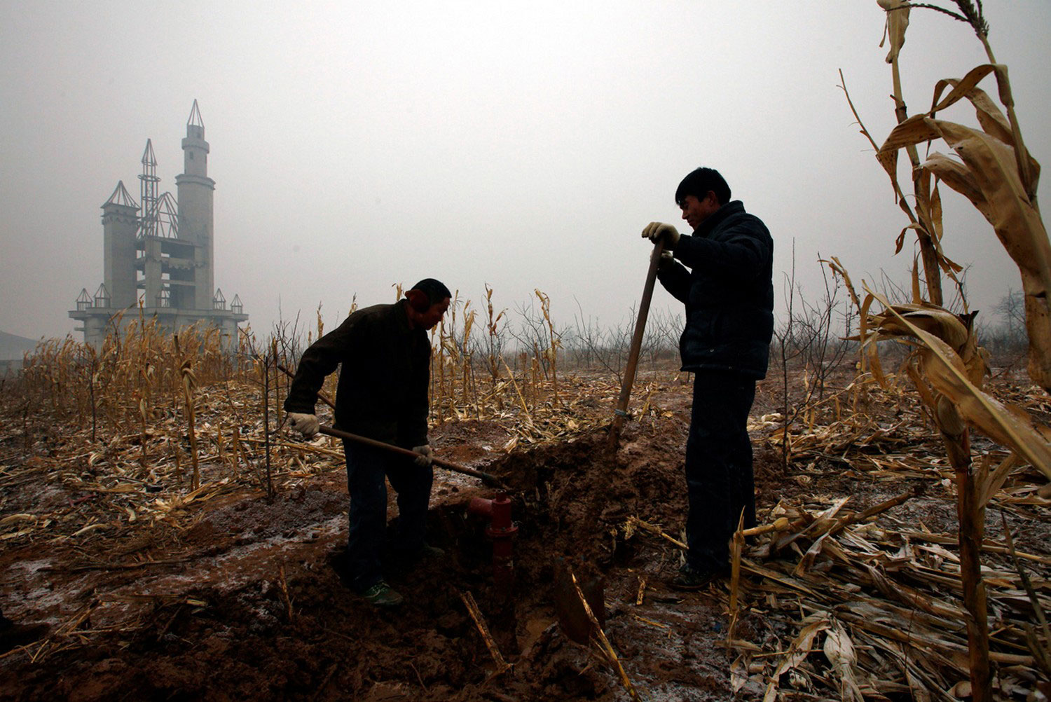колодец в поле, фото Китая