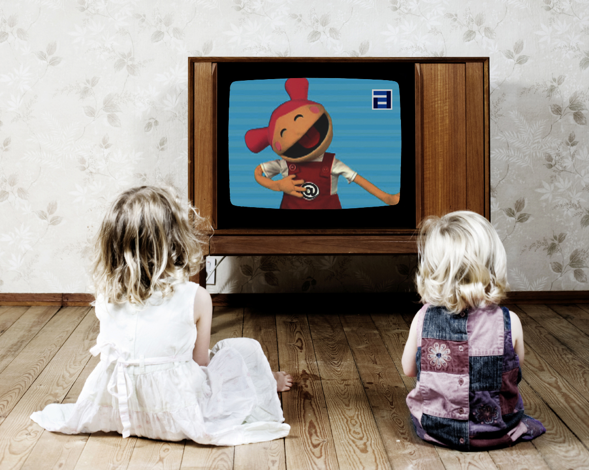дети смотрят телевизор