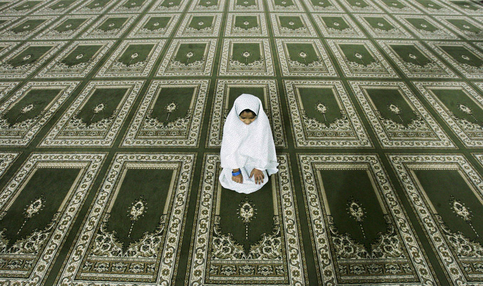 перед вечерней молитвой в Рамадан, фото