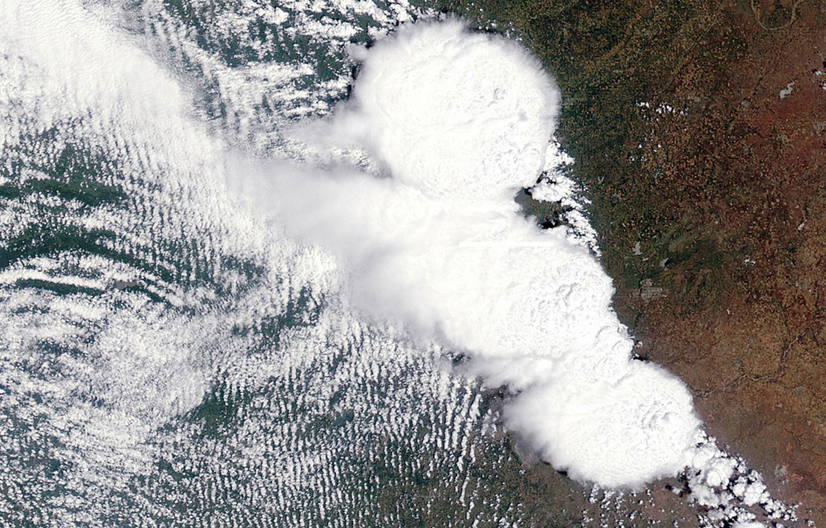 торнадо со спутника NASA