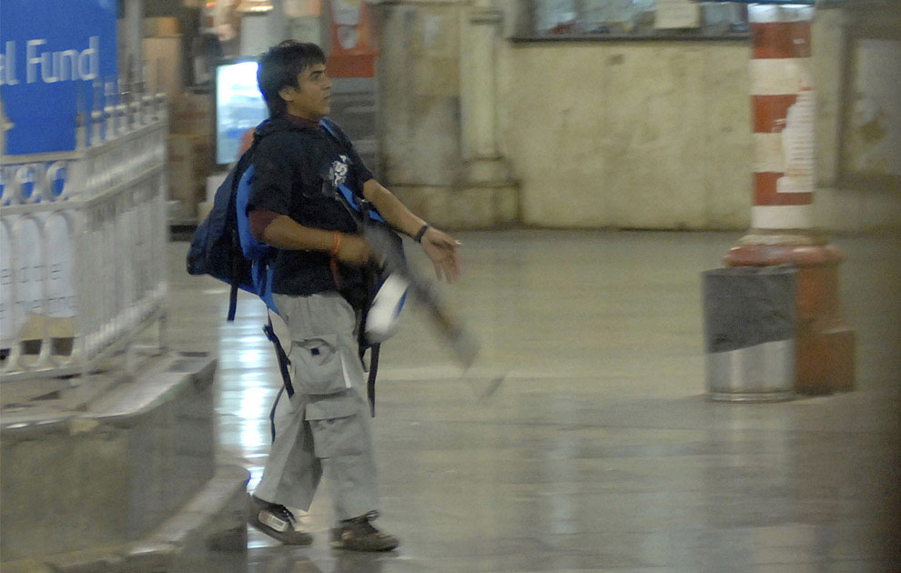 на вокзале, Индия, фото