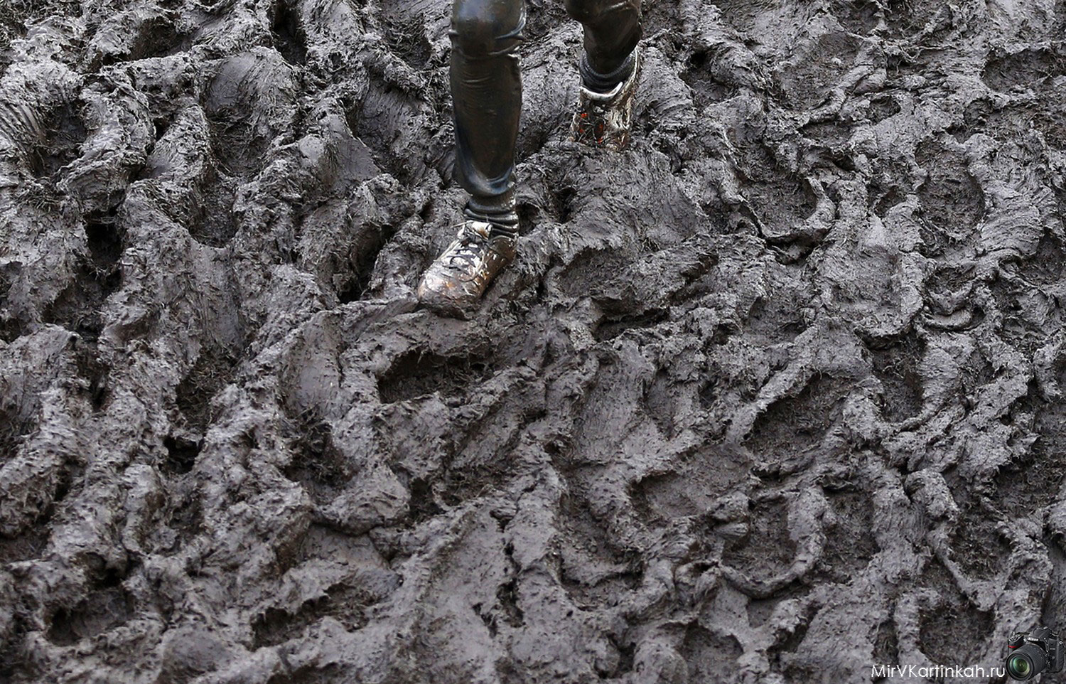 ноги в грязи