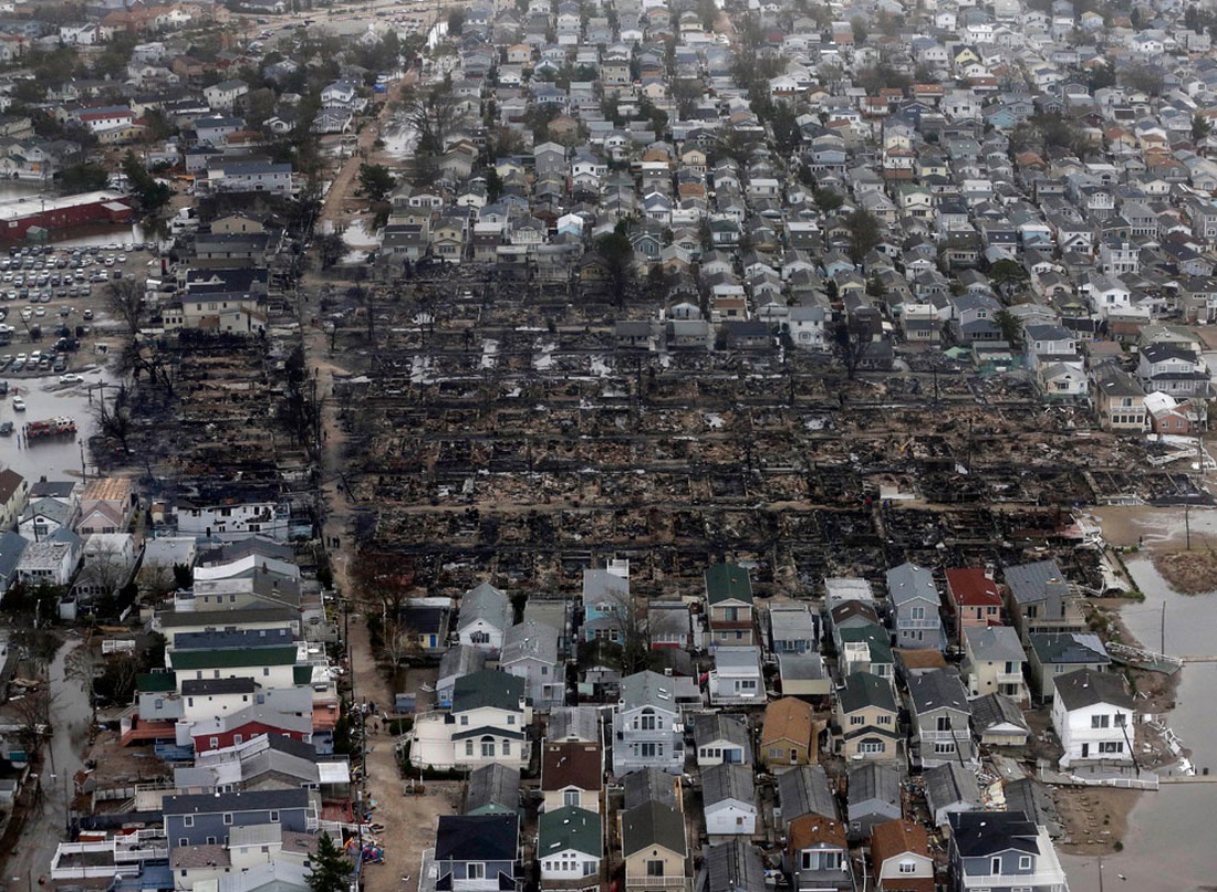 сгоревшие дома, фото стихийного бедствия в Нью-Йорке