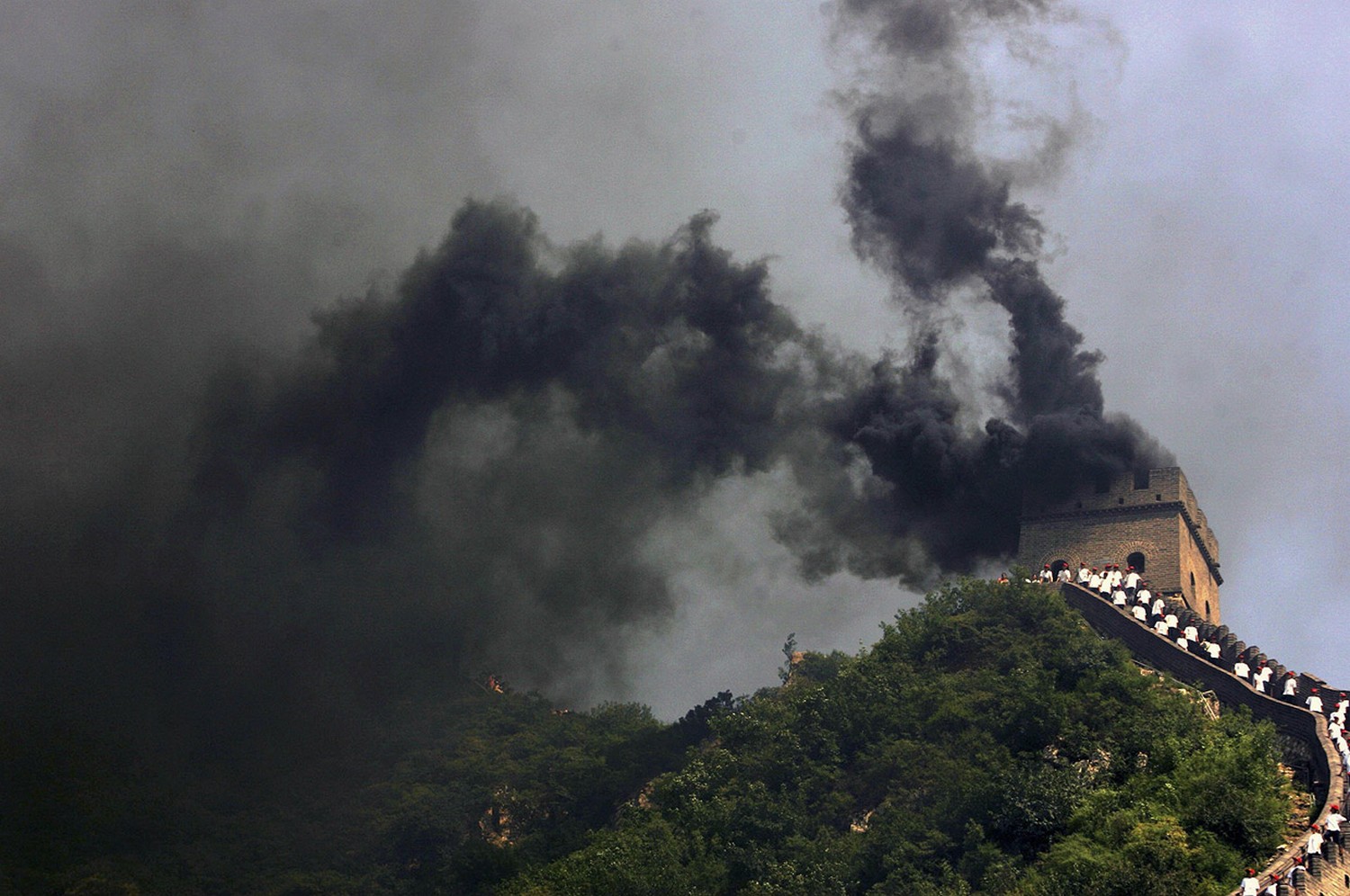 дым на великой стене Китая, фото