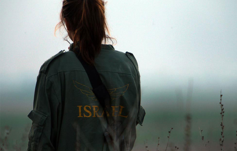 Израильская женщина-солдат, фото