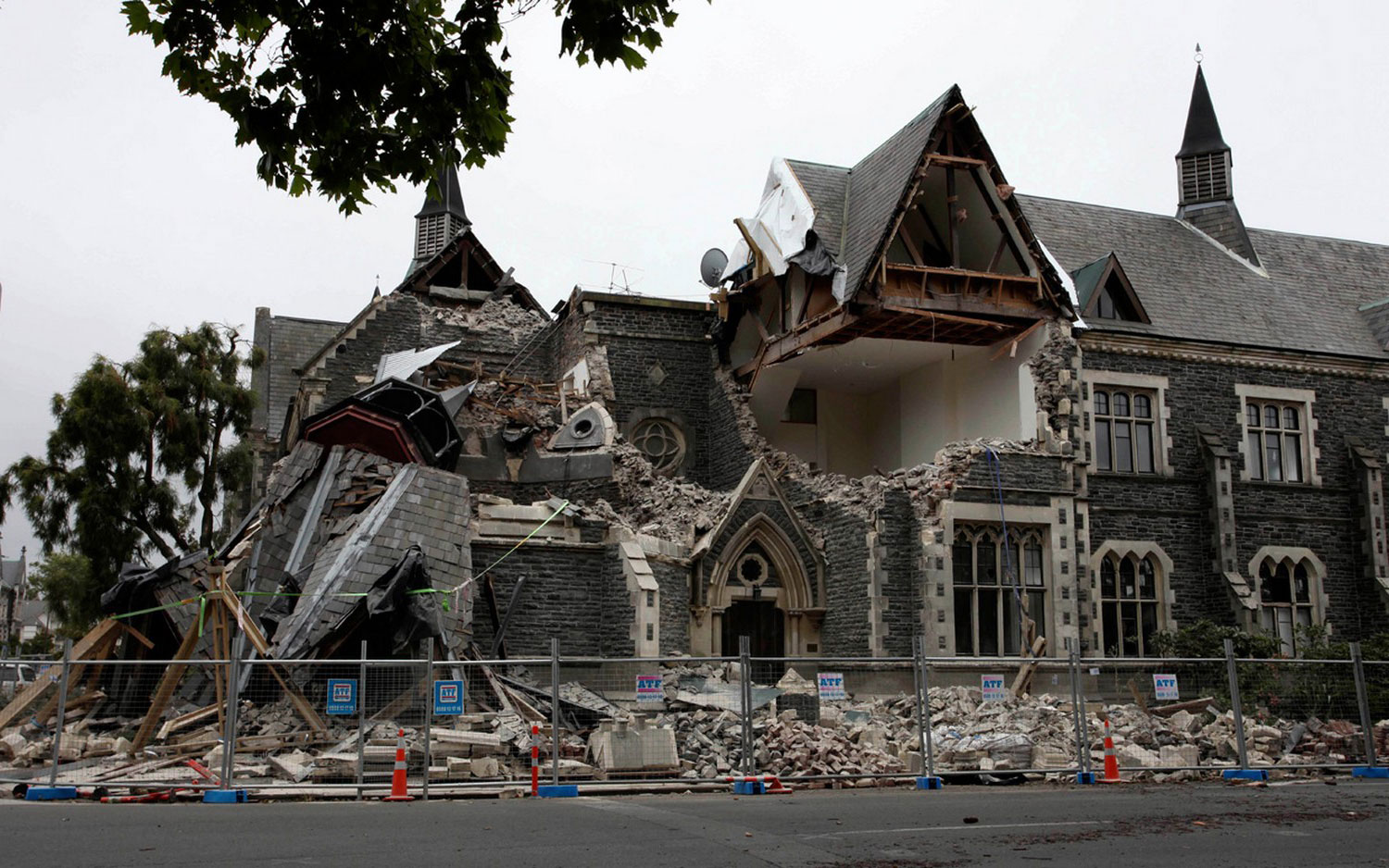 после мощного землетрясения, фото Новой Зеландии
