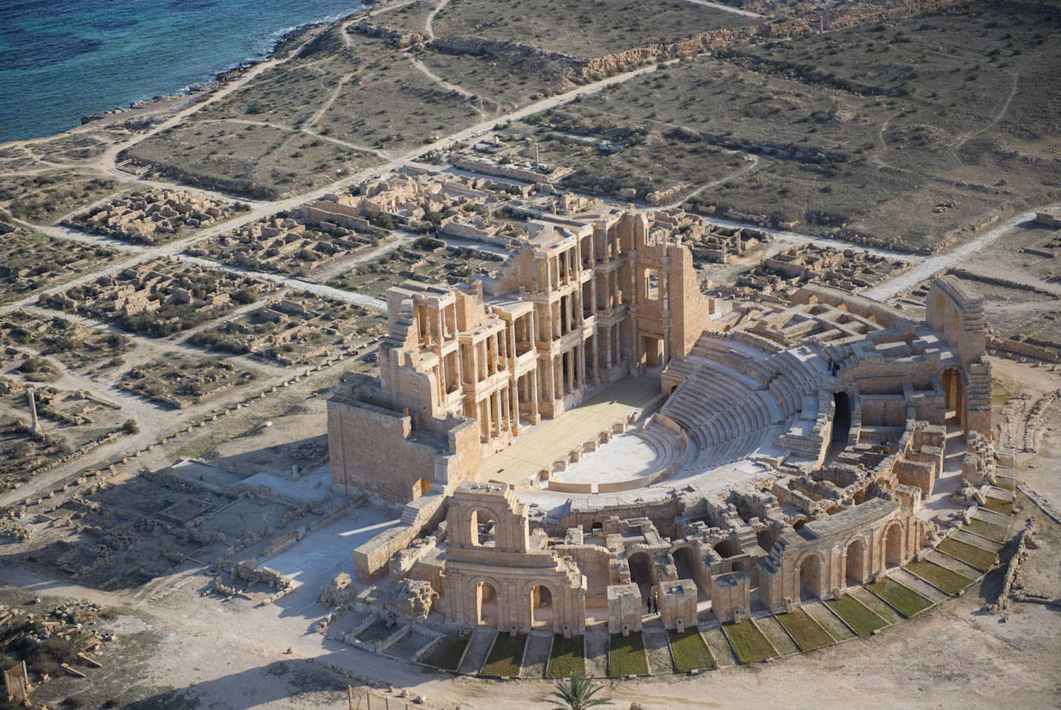 римский театр на берегу Средиземного моря