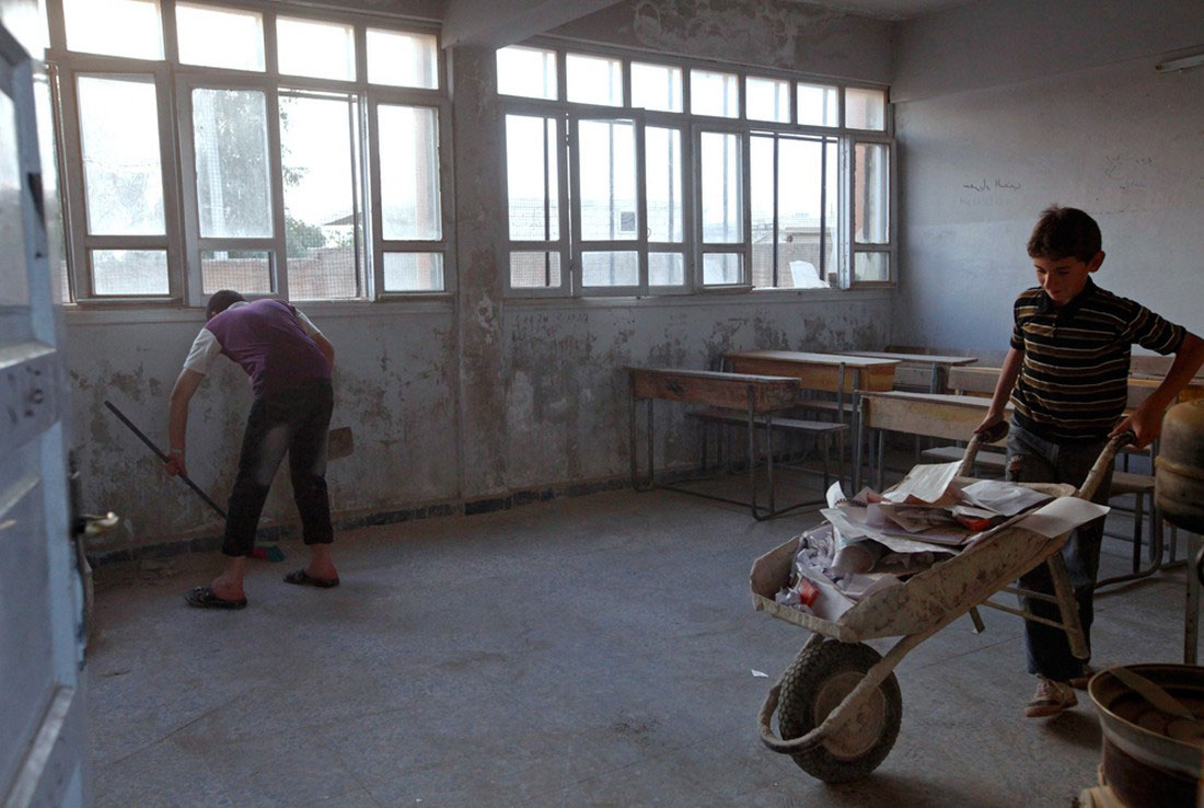 дети убираются в школе, фото, Сирия